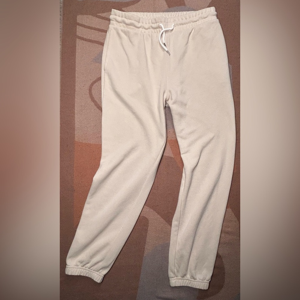 Relaxed fit Cream colored joggers w Deep Pockets! L